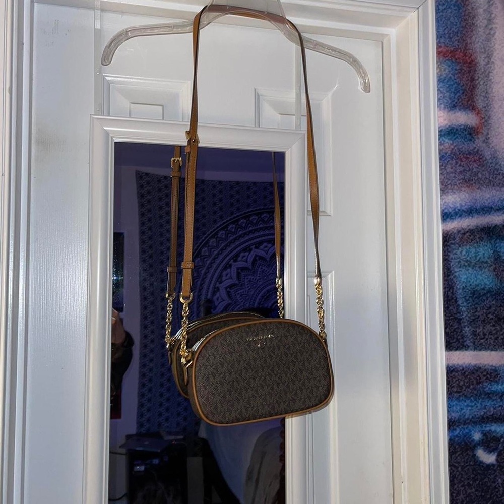 Michael Kors cross body purse